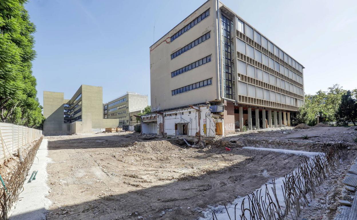 Obras para la ampliación del hospital Clínico de Valencia.