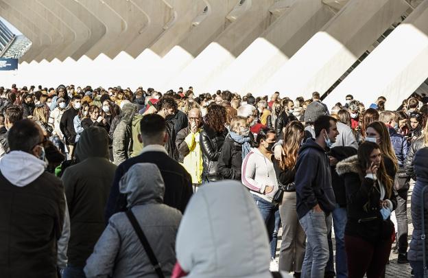 La Comunitat acaba el año con más de 600.000 valencianos todavía sin vacunar