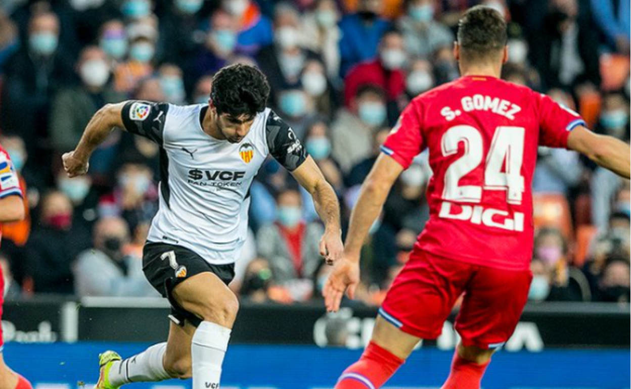 Guedes, durante el partido ante el Espanyol