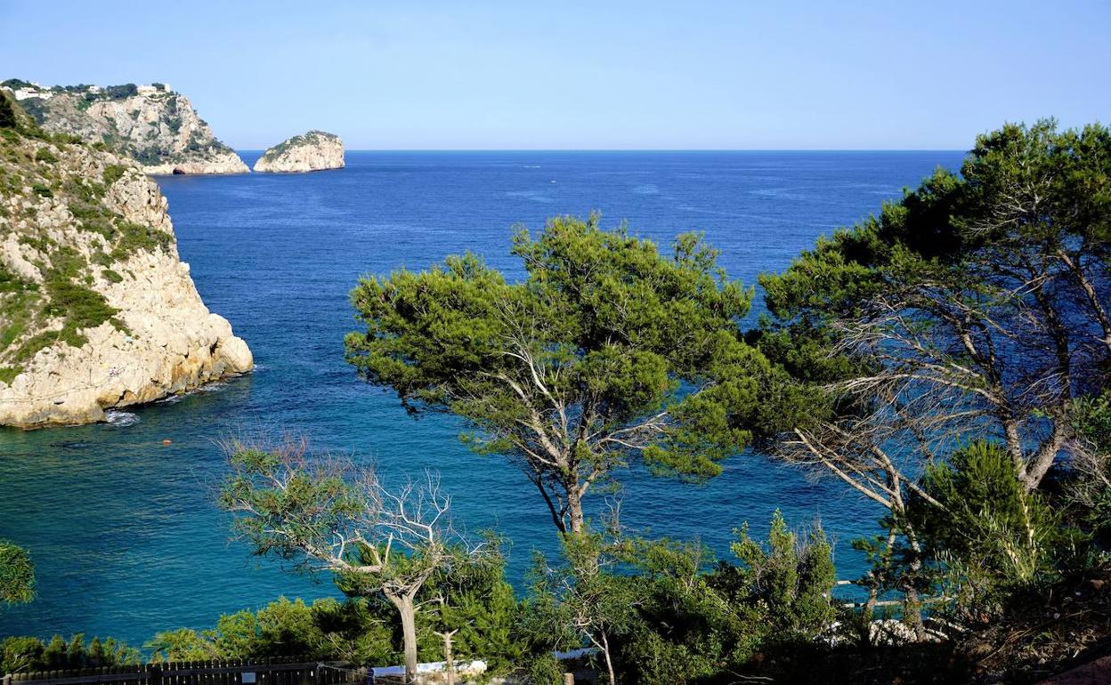 La embarcación ha sido avistada este sábado en la costa de Jávea. 