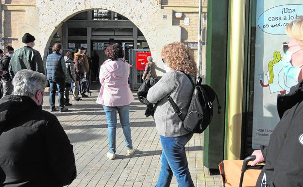 Un tsunami de 81.000 casos activos colapsa la atención primaria valenciana