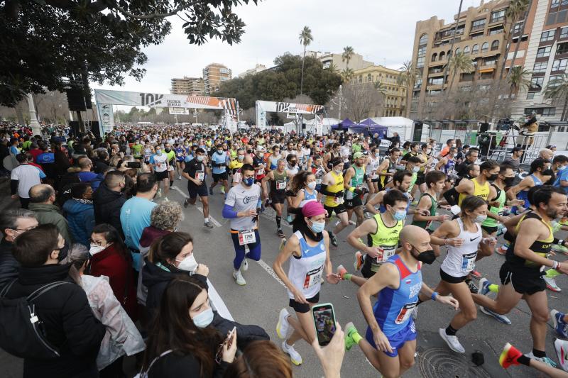 Fotos: Búscate en la salida de la carrera 10K Ibercaja de Valencia