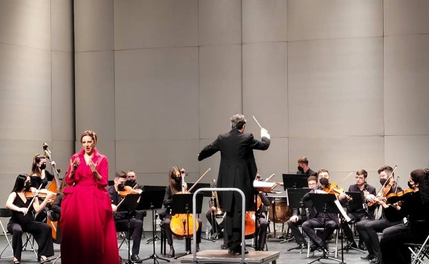 La soprano Teresa Albero en un momento del concierto.  