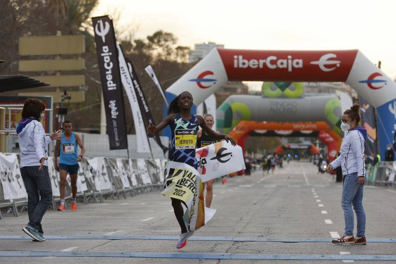 Fotos: Todas las fotos de la carrera 10K Ibercaja de Valencia 2022