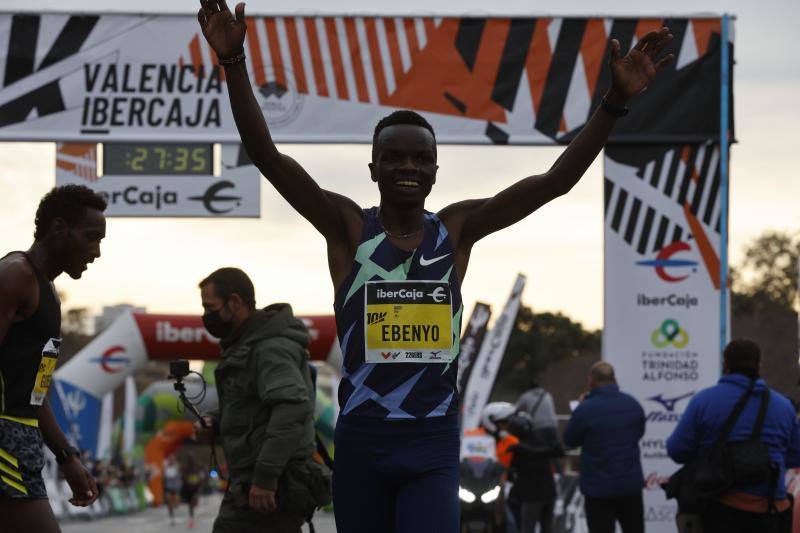 Fotos: Todas las fotos de la carrera 10K Ibercaja de Valencia 2022