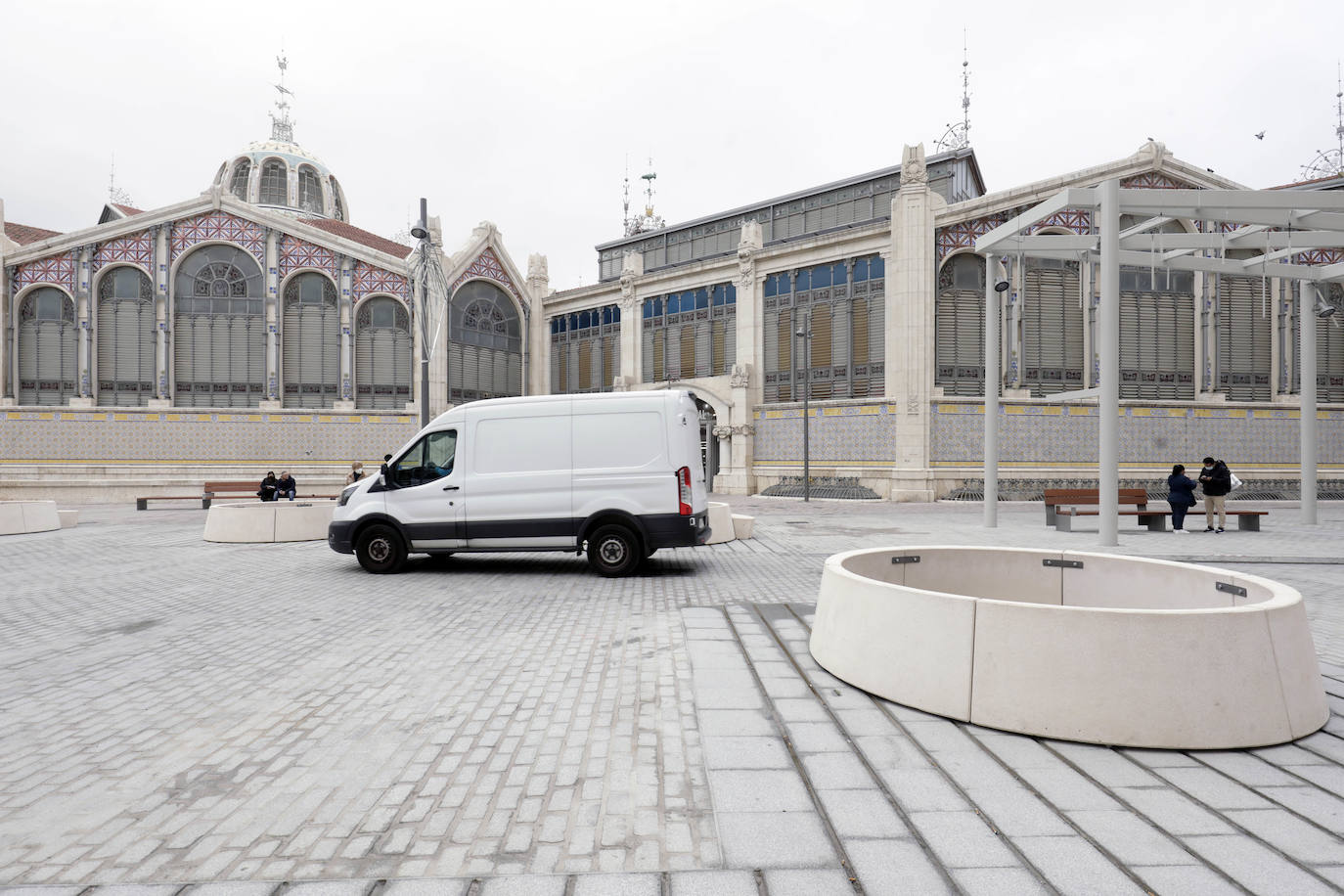 Fotos: La plaza de Brujas de Valencia se reabre al tráfico