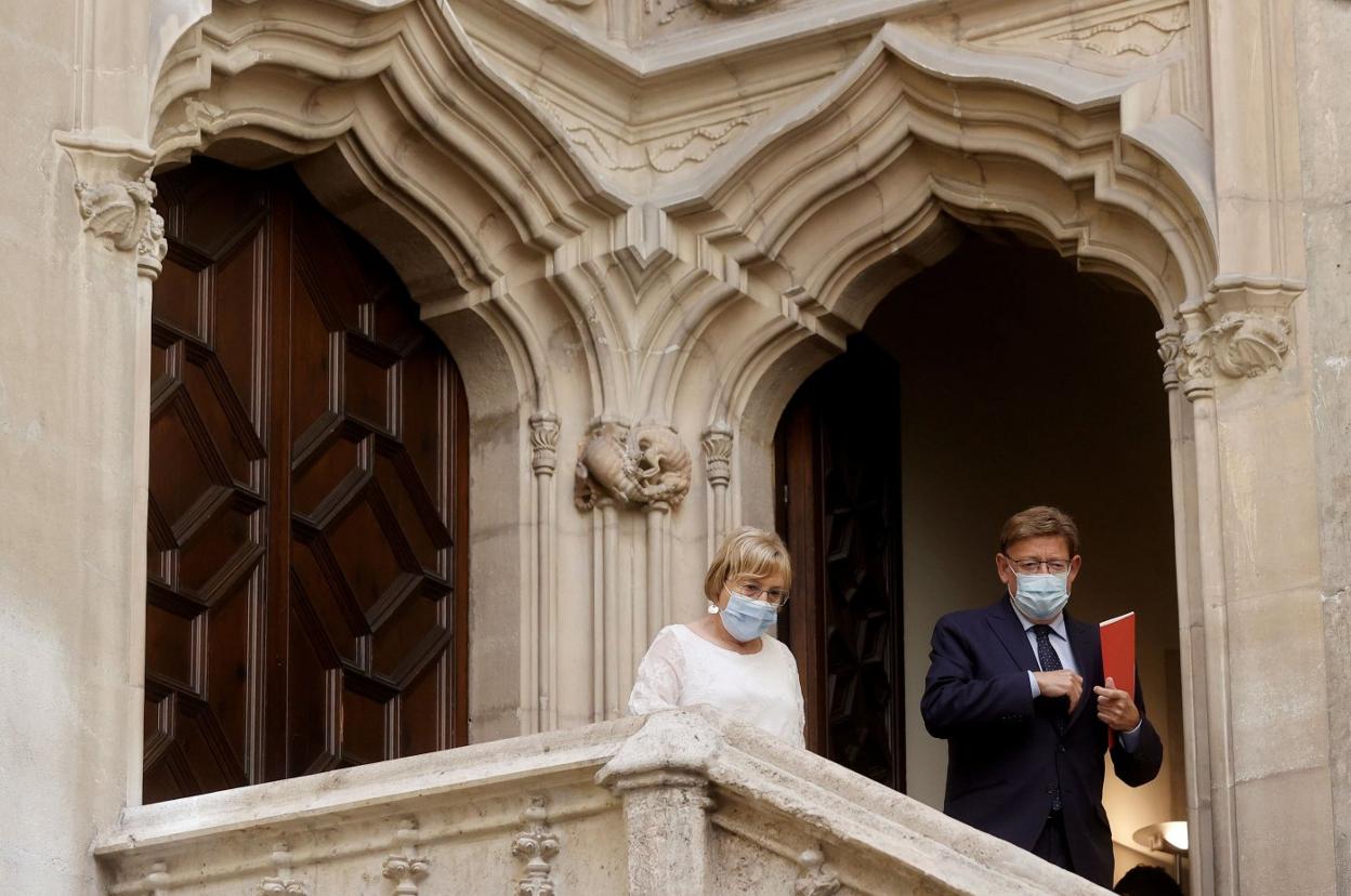 La consellera de Sanidad, Ana Barceló, y el presidente de la Generalitat, Ximo Puig, en el Palau. 