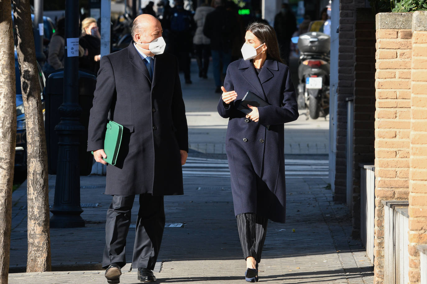 Fotos: Letizia luce un look ejecutivo en su primer acto en solitario de 2022