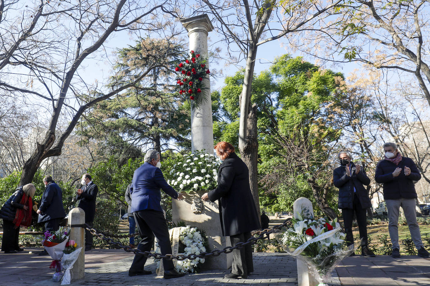 La sociedad valenciana ha rendido homenaje al profesor Manuel Broseta, asesinado por ETA hace 30 años. 