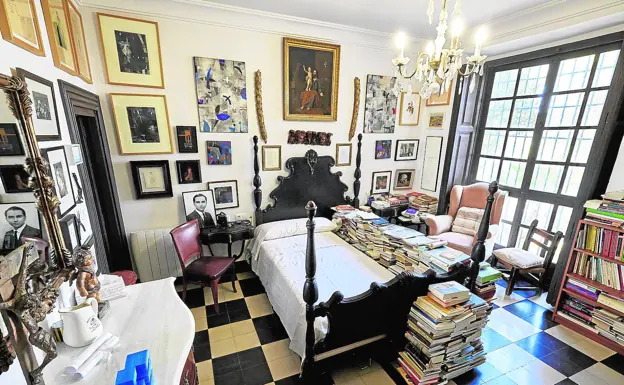 El dormitorio del poeta Francisco Brines en Elca. 