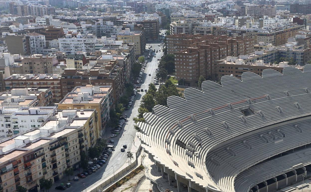 Las pbras del nuevo estadio del Valencia llevan paradas desde febrero de 2009. 