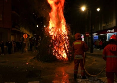 Imagen secundaria 1 - La venta de panecillos en Catarroja y la hoguera de Torrent. 