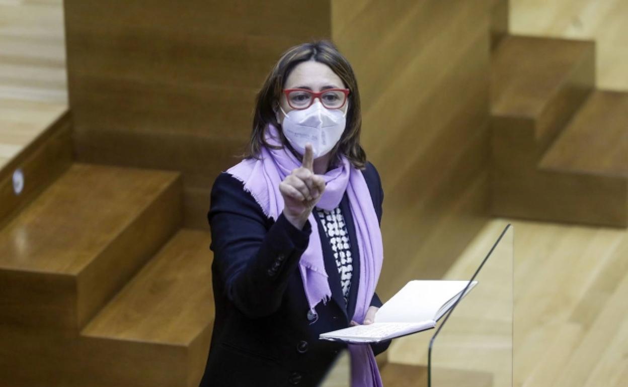 Rosa Pérez Garijo, desde la tribuna de Les Corts.