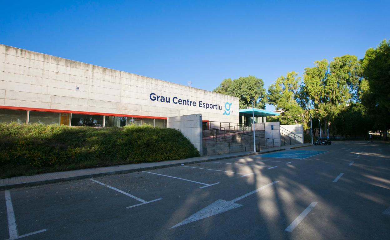 La crisis de materiales obliga a cerrar una piscina en Gandia al no poderse reparar la caldera