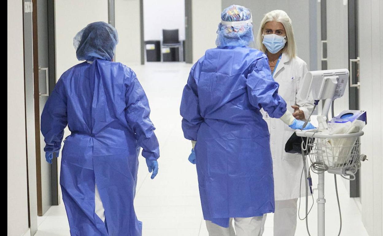 Sanitarias en un hospital de Valencia. 