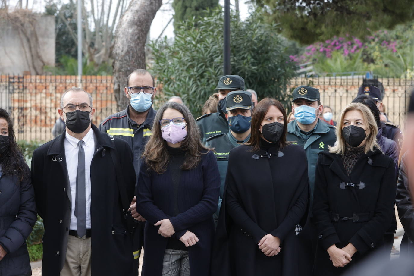 Fotos: Moncada guarda un minuto de silencio por la tragedia en la residencia de ancianos