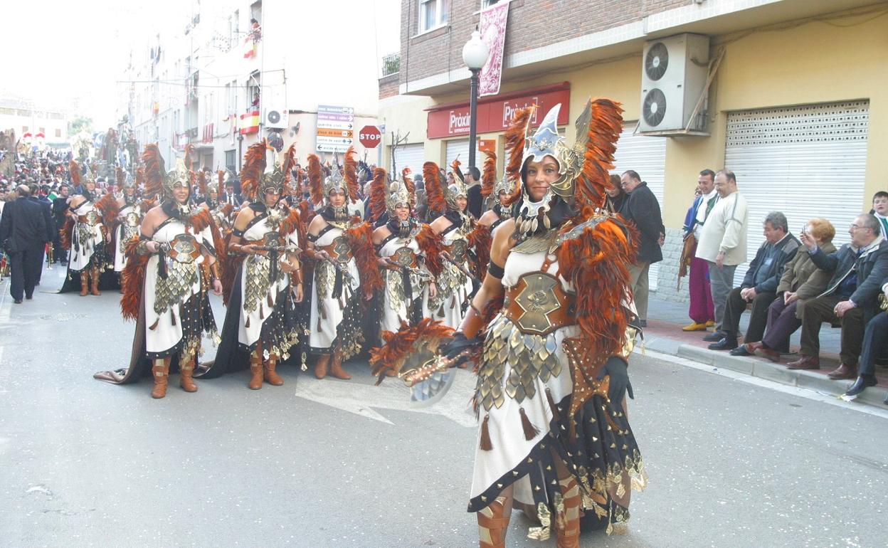 Momento del desfile de Moros y Cristianos de Bocairent de ediciones anteriores. 