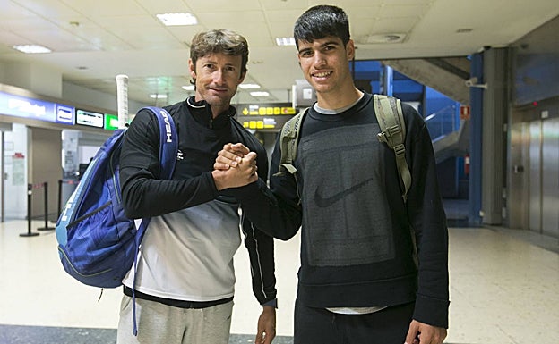 Alcaraz, con su entrenador Juan Carlos Ferrero, en una foto de hace oco menos de dos años. 