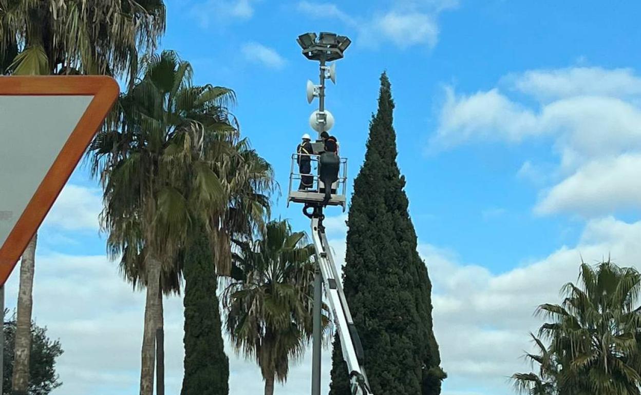 Proceso de instalación de una de las cámaras. 