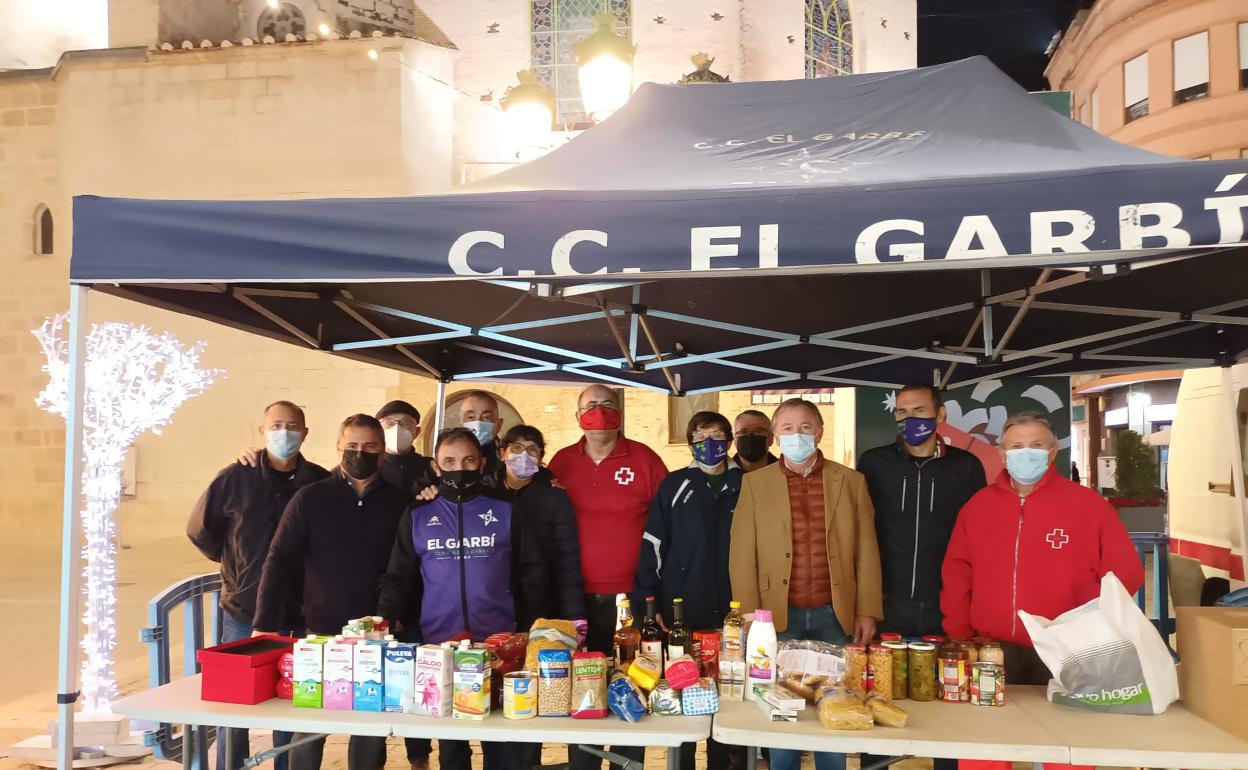 Una recogida de alimentos de Creu Roja Gandia. 