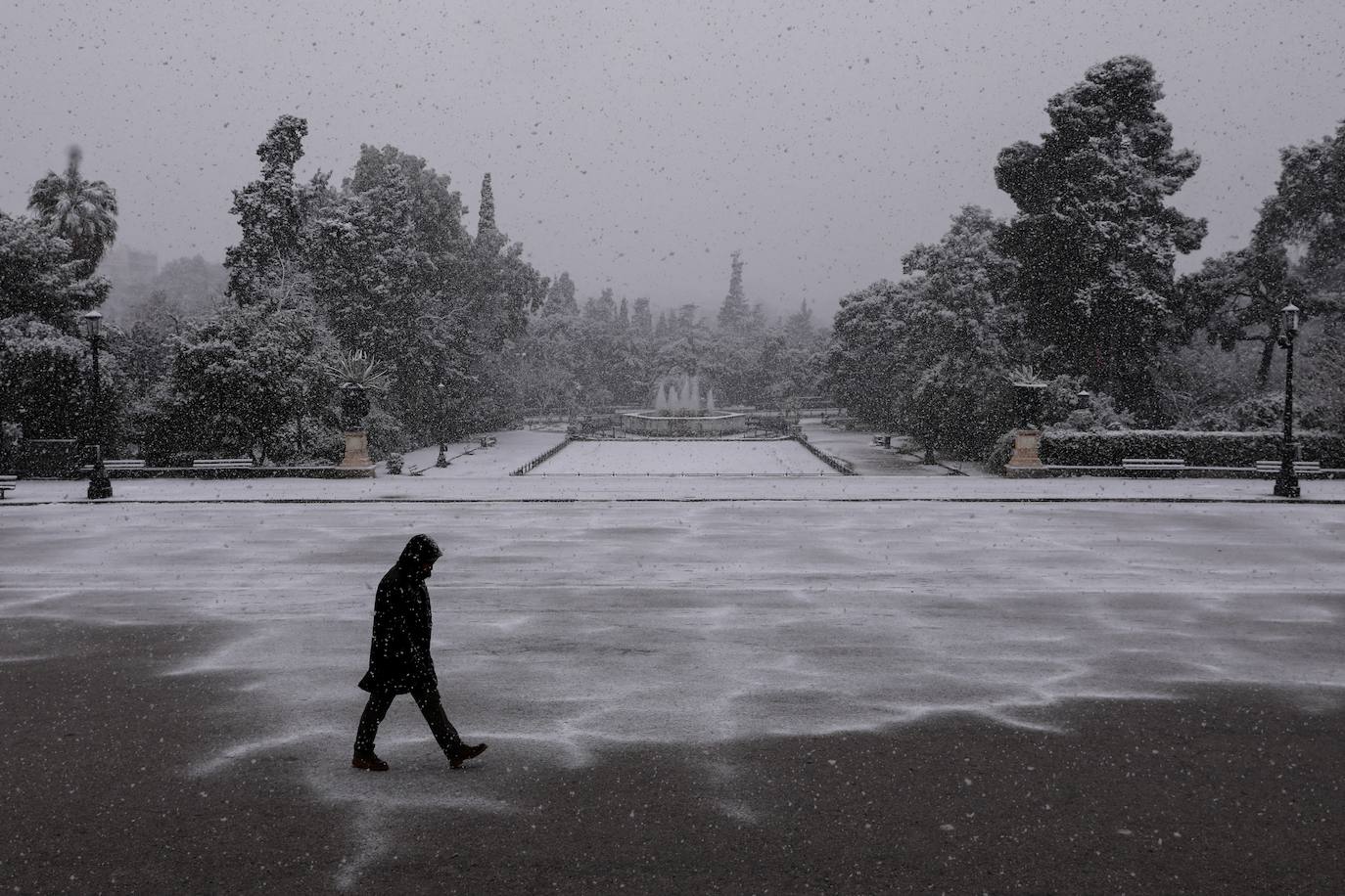 Nieve en Atenas provocada por la borrasca Elpis. 