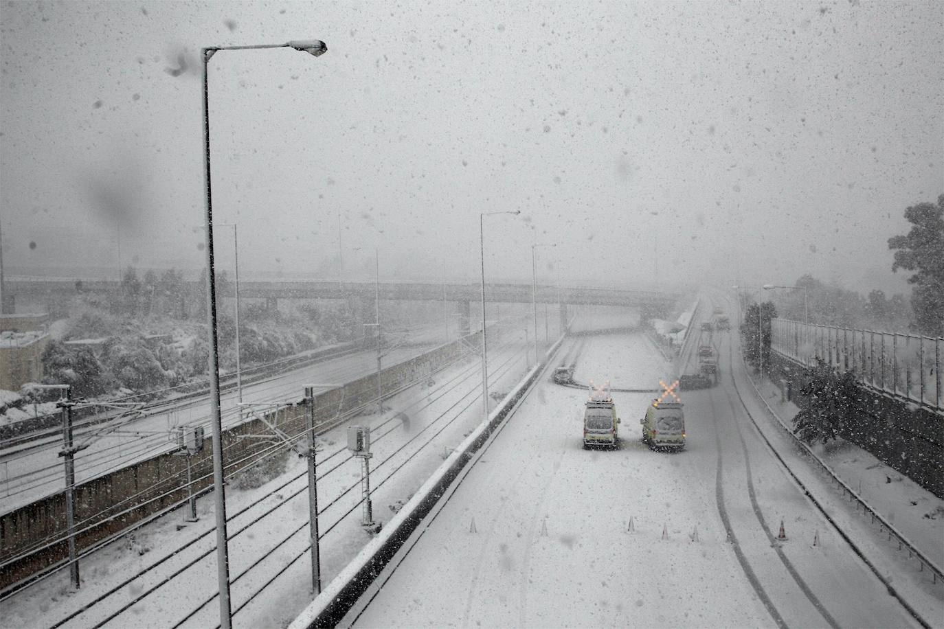 Nieve en Atenas provocada por la borrasca Elpis. 