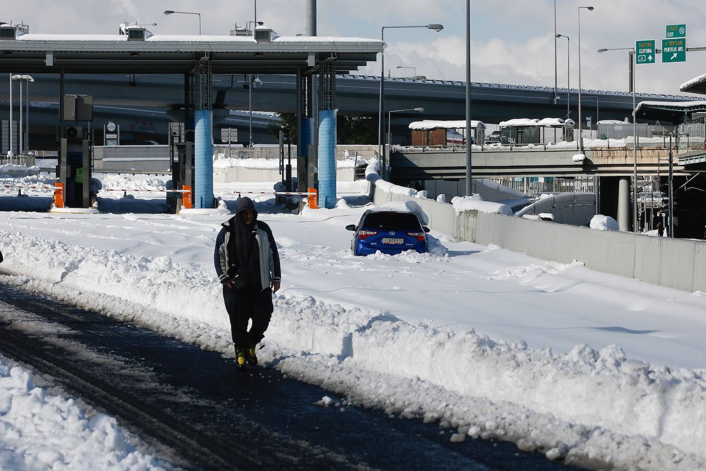 Nieve en Atenas provocada por la borrasca Elpis. 