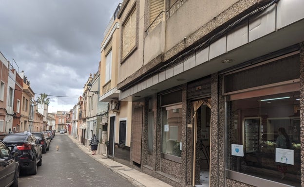 Una de las calles que sufre la falta de electricidad. 