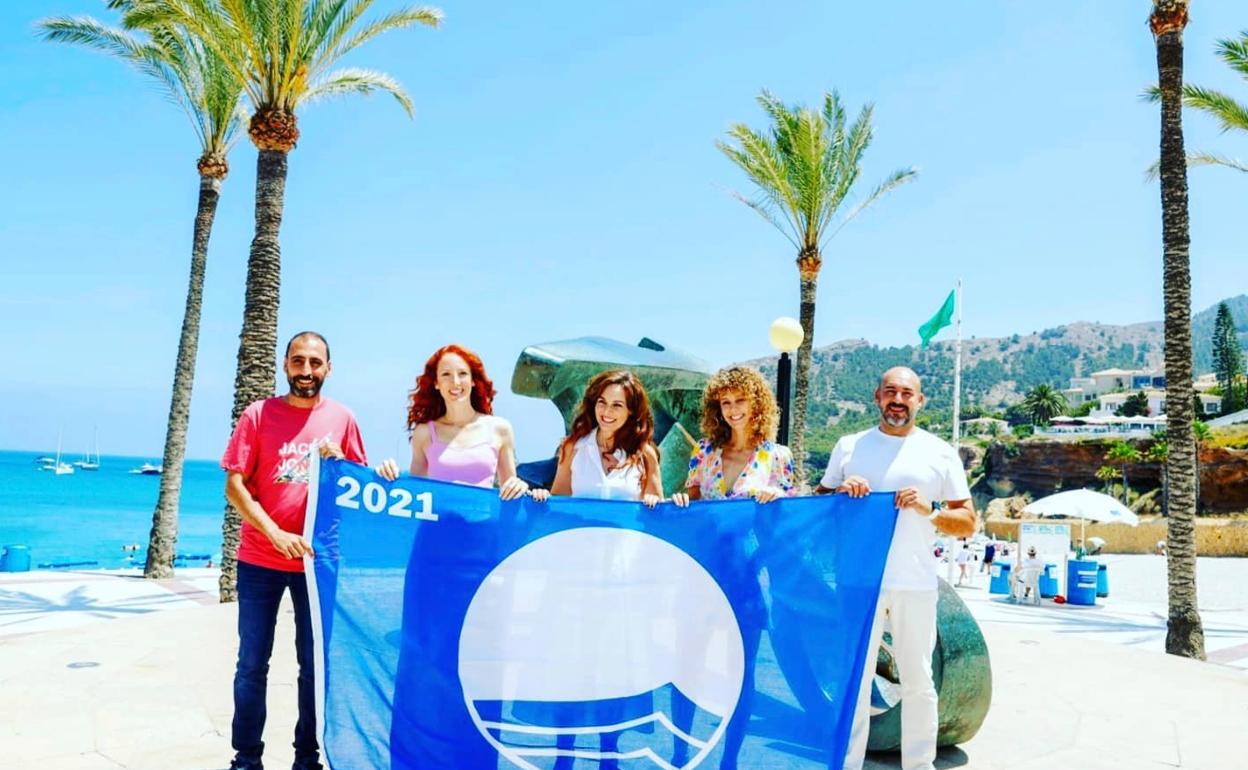 La bandera azul lleva 35 años ondeando en l'Albir