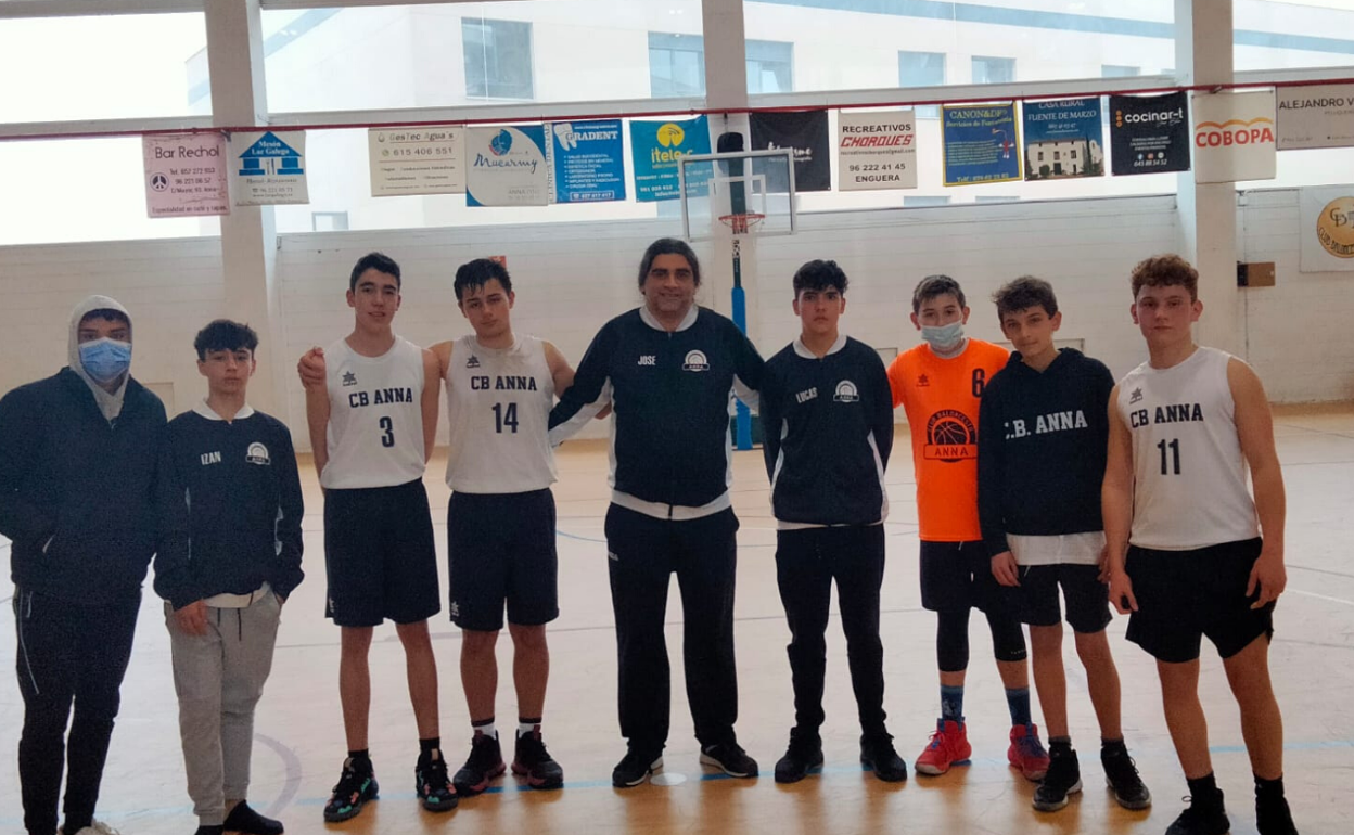 Equipo Cadete  del Club Baloncesto Anna. 