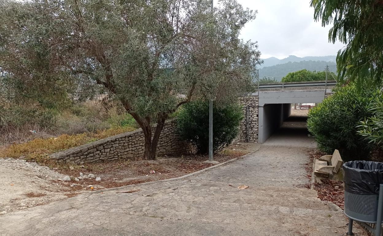 Túnel ubicado bajo la autovía, entre Ròtova y Alfauir. 