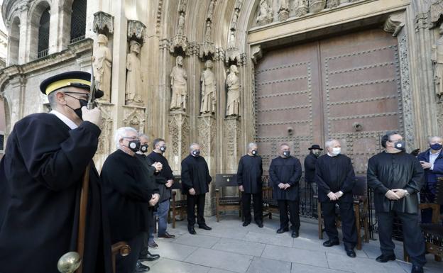 Correos rectifica el libro que citaba el Tribunal de las Aguas como catalán