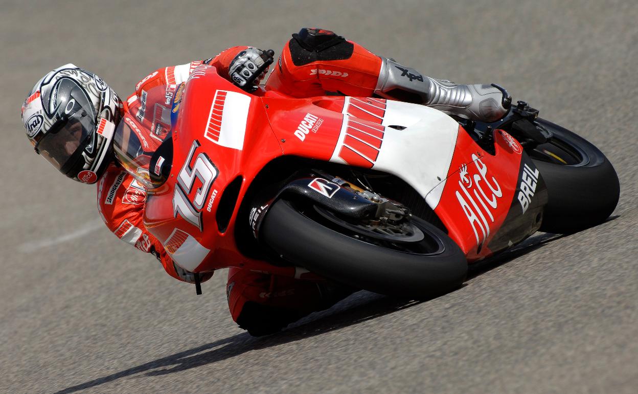 Gibernau, a los mandos de la Ducati en el Mundial de 2006. 