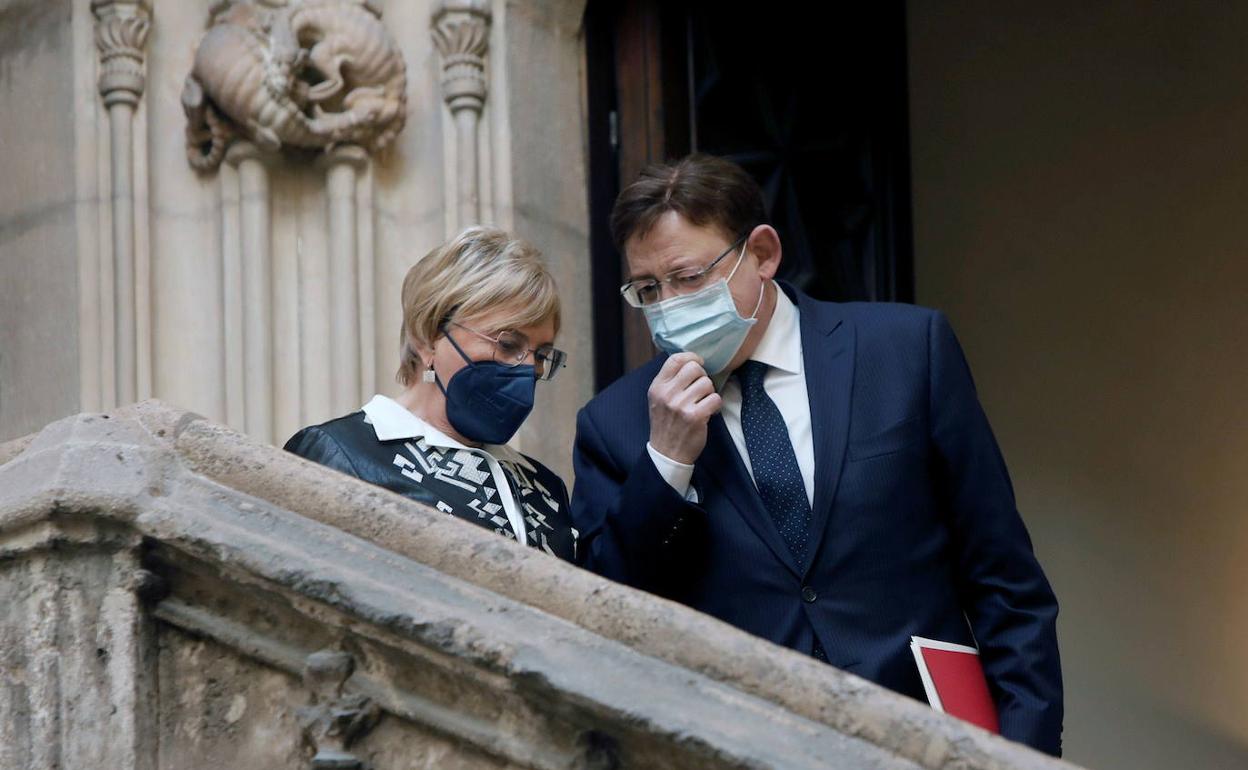 Puig y Barceló conversan en el Palau de la Generlitat. 