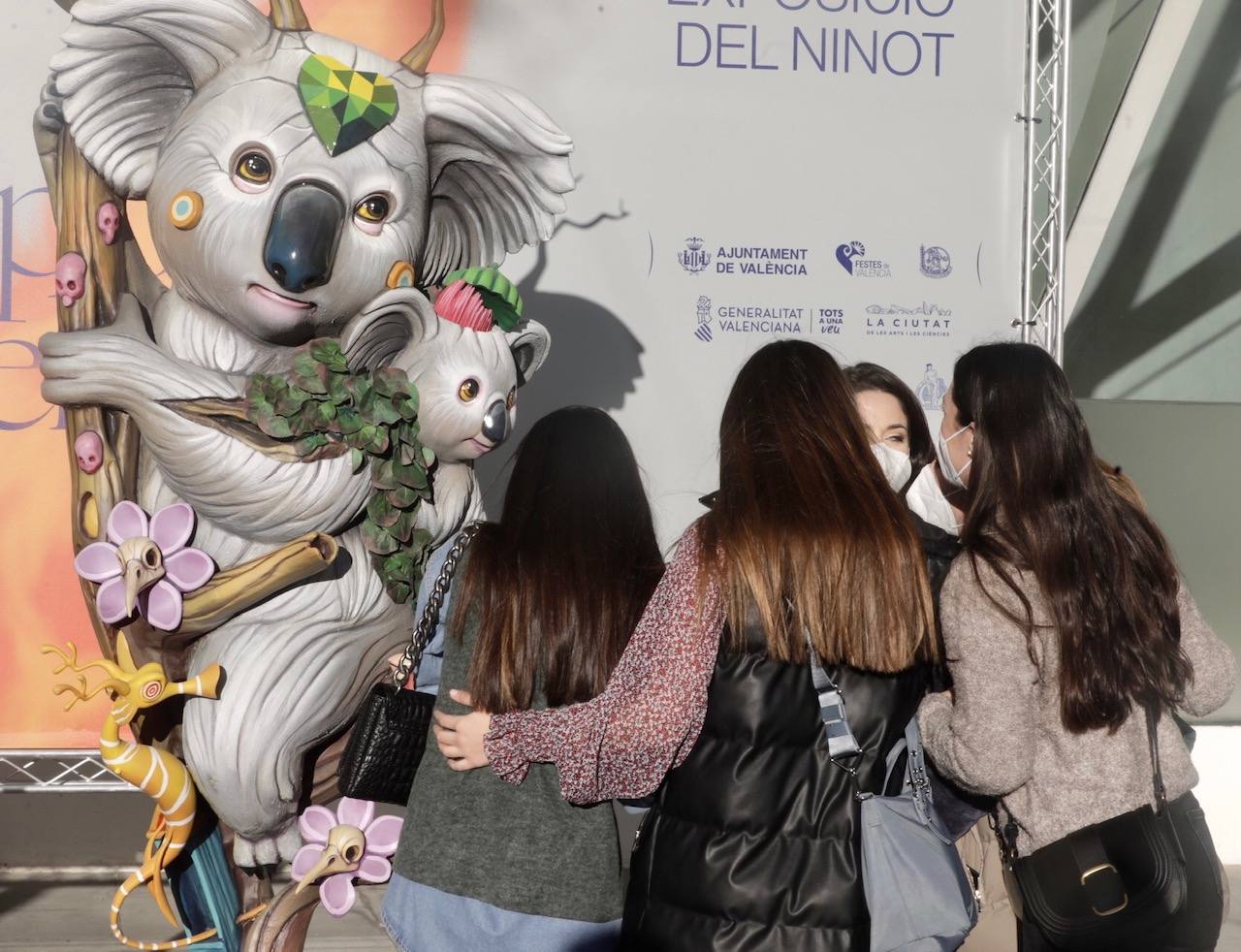 Primeros ninots en llegar a la Exposició del Ninot. 