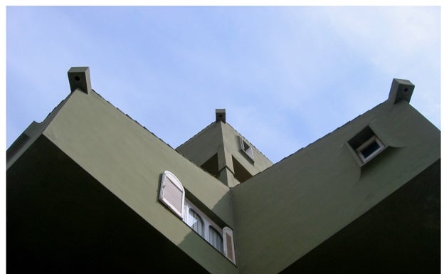 Imagen principal - La Muralla Roja de Calpe | Cómo se vive dentro de un Bofill: luces y sombras de la Muralla Roja