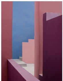 Imagen secundaria 2 - La Muralla Roja de Calpe | Cómo se vive dentro de un Bofill: luces y sombras de la Muralla Roja