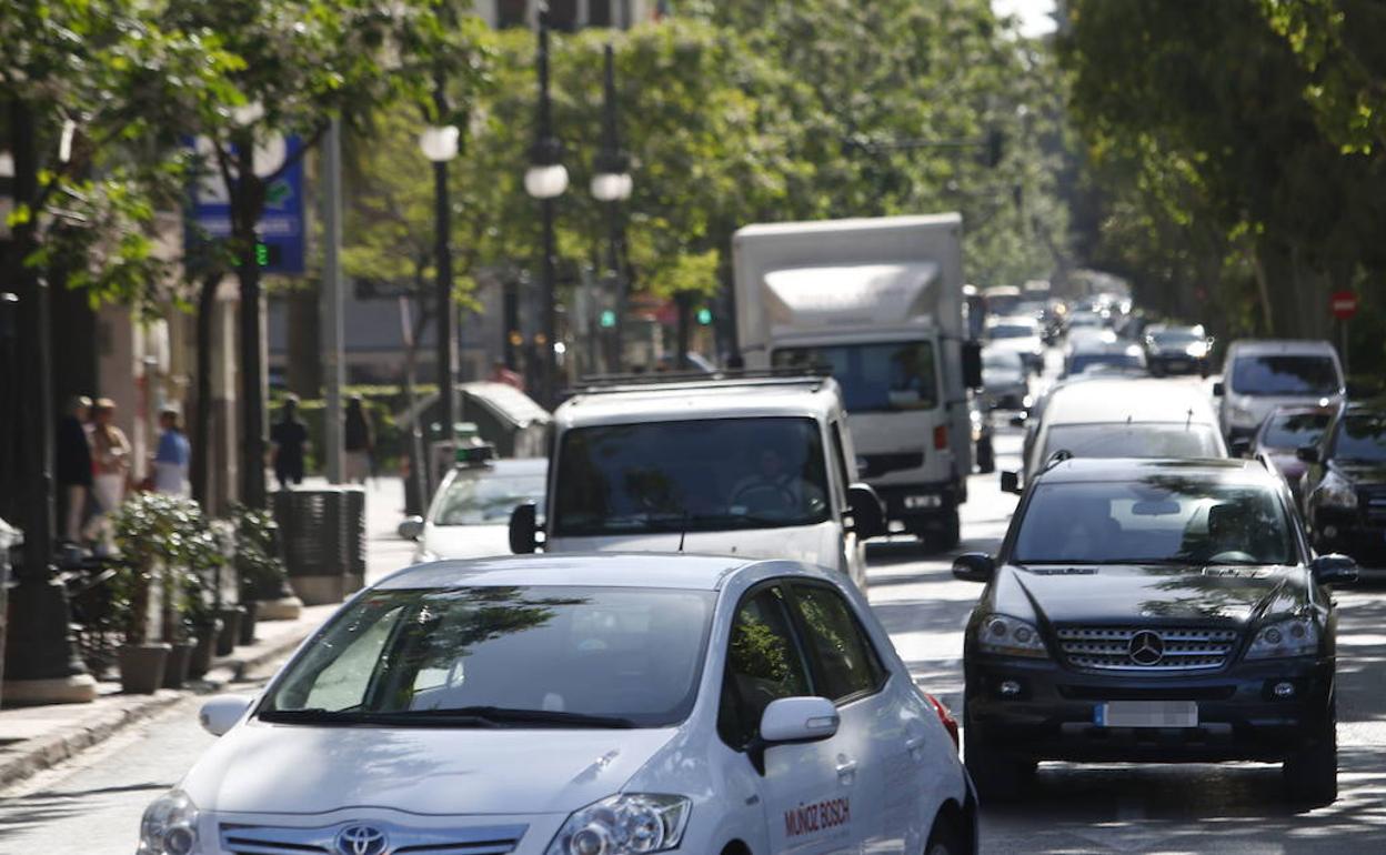 Tráfico en la Gran Vía Marqués del Turia.