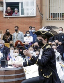 Imagen secundaria 2 - Ejecución de la falla Maestro Valls. 