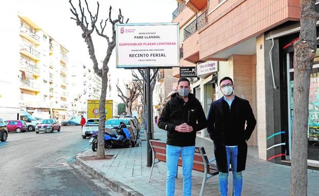 El alcalde, Carlos F. Bielsa y el concejal Martín P. Leal, visitan la zona. 