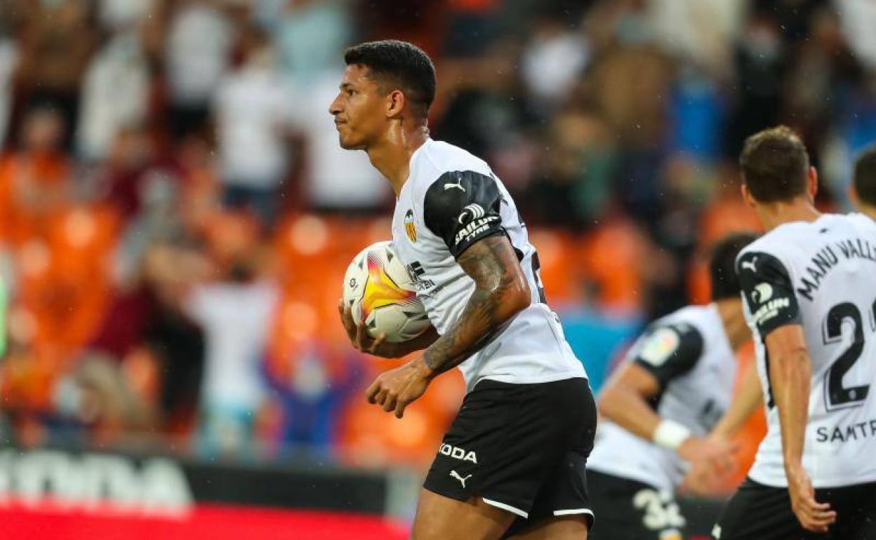 Marcos André celebra su único gol en liga contra el Athletic Club.