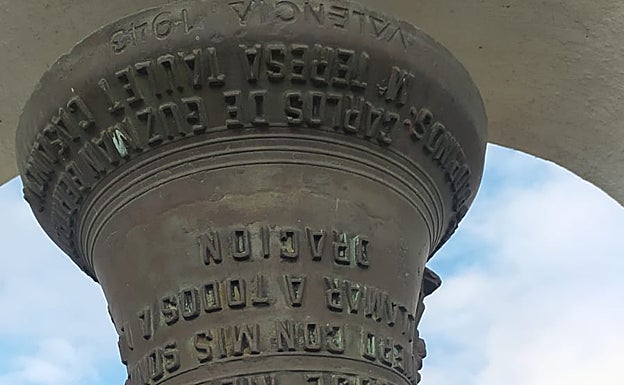 Inscripción de la campana 'San José' que está siendo ahora restaurada. 
