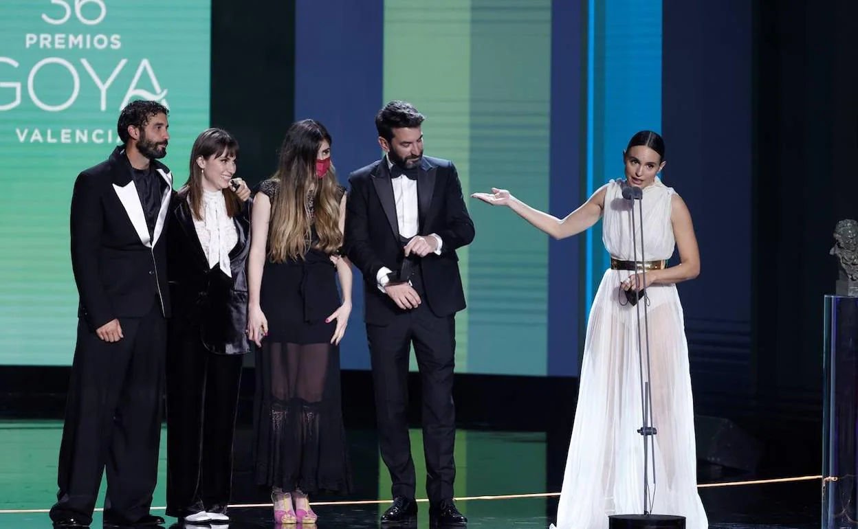 Premios Goya 2022 | El dardo de Verónica Echegui a Pedro Sánchez en los Goya  | Las Provincias