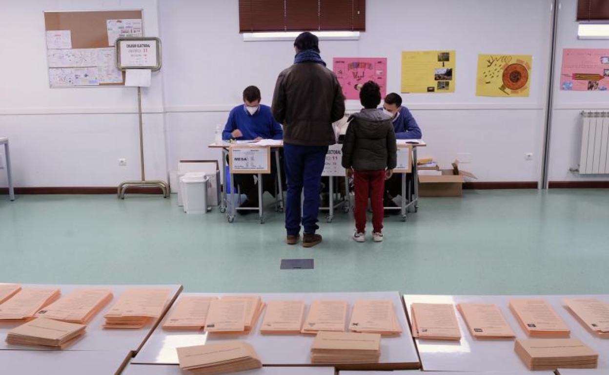 13-F Elecciones Castilla y León: Directo | El PP gana por la mínima y dependerá de Vox