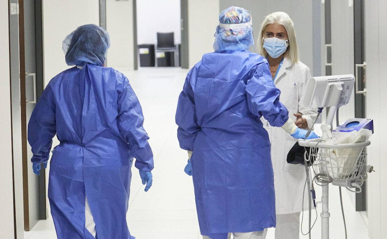 Sanitarias en un hospital de Valencia. 