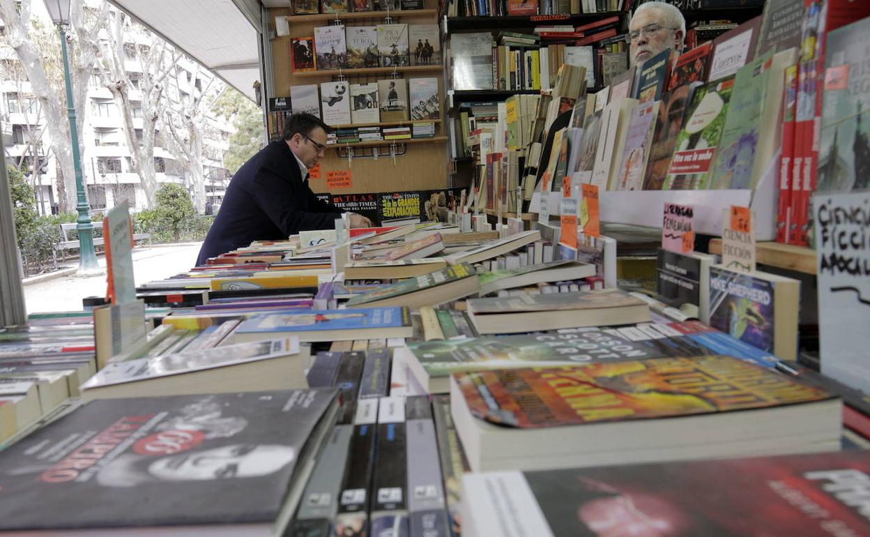 Un puesto en la Feria del Libro Antiguo de una edición anterior. 