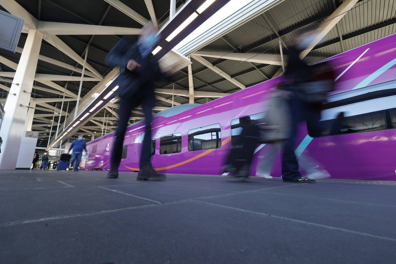 El primer tren de Avlo llega a Valencia.