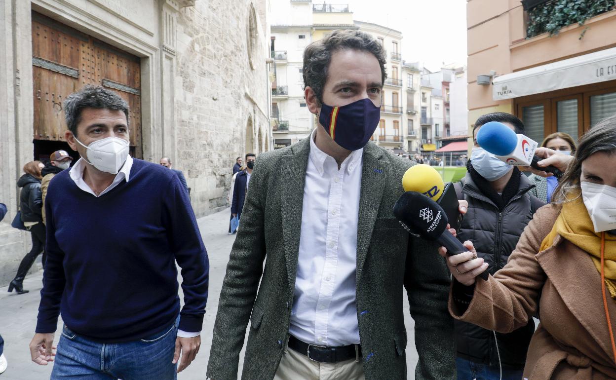 Carlos Mazón, a la izquierda, junto a Teo García Egea. 