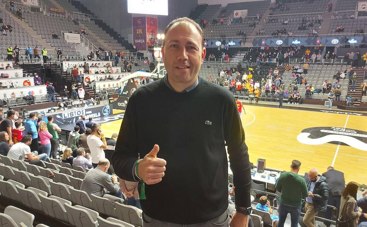 Berni Álvarez posa en la grada del Palacio de Deportes de Granada durante la pasada Copa del Rey.