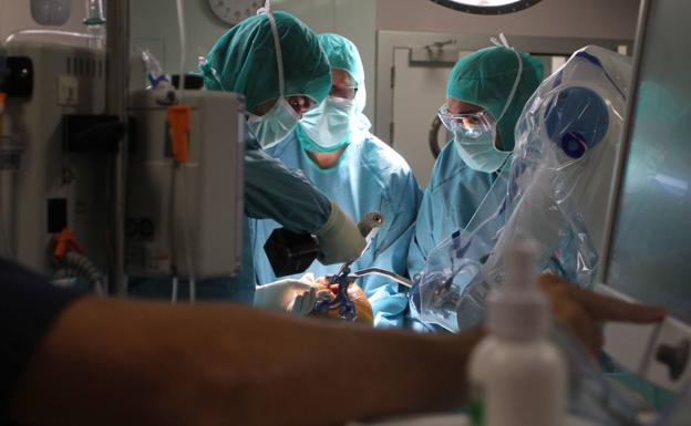 La lista de espera en Sanidad: estas son las operaciones que más tiempo tardan en hacerse en los hospitales valencianos